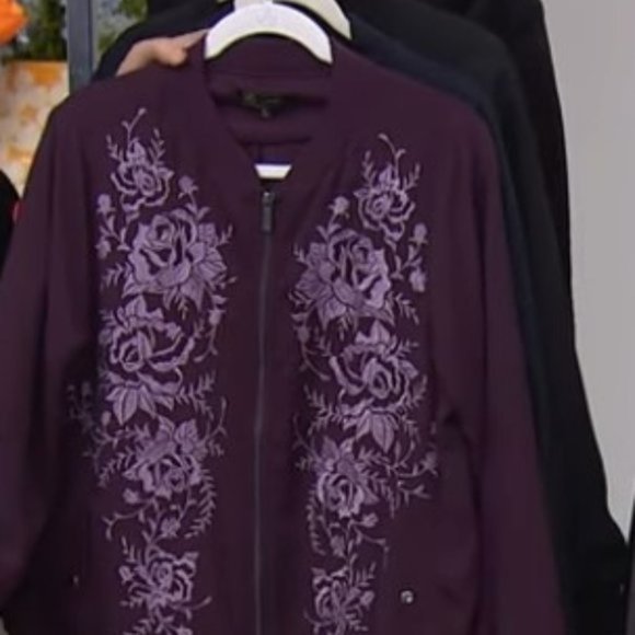 DG2 by Diane Gilman Embroidered Trophy Jacket - Picture 1 of 6